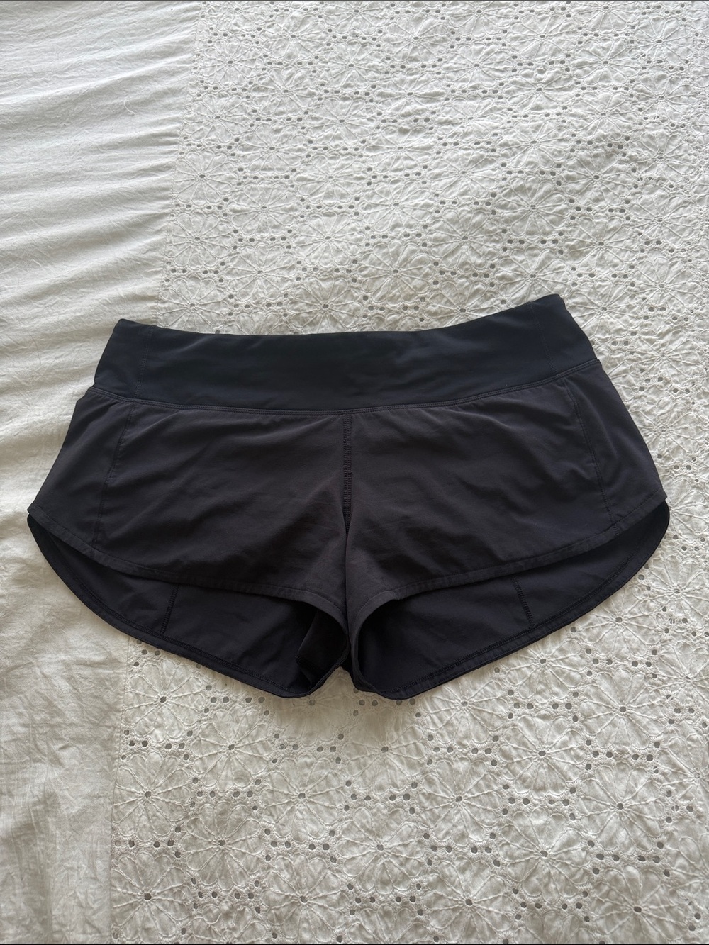 Lululemon Low Rise Speed Up Lined Short
